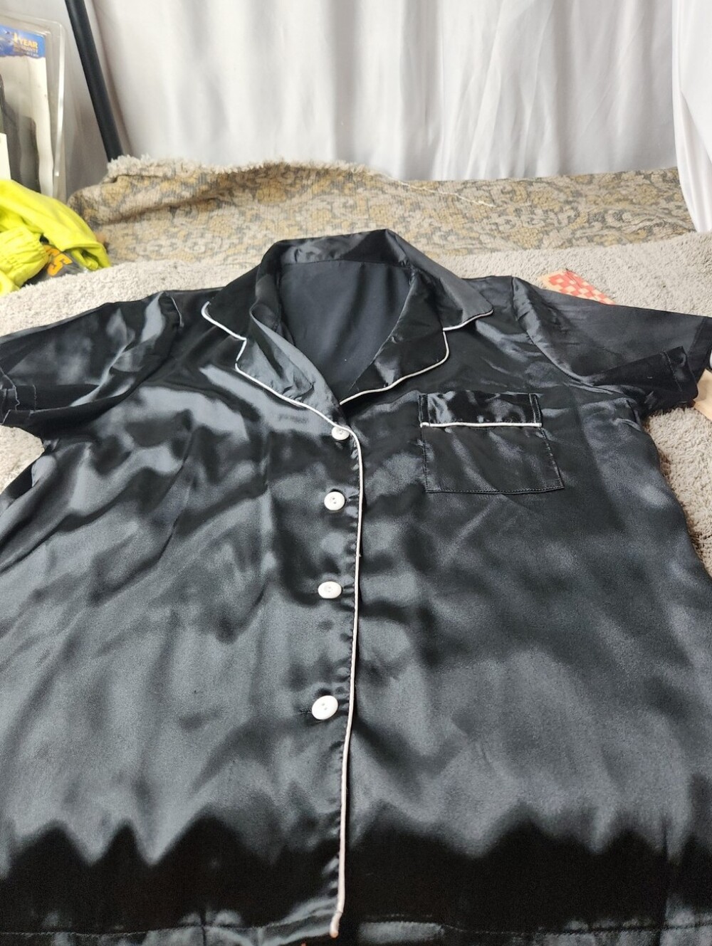 Silky Black Short Sleeve Pajama Top with White Piping - Unknown Brand - M